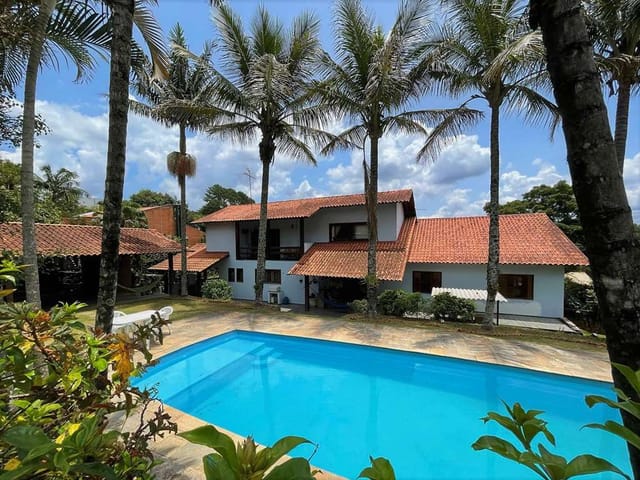 Casa 6 quartos e 5 banheiros, à venda, no bairro Granja Viana II em Cotia