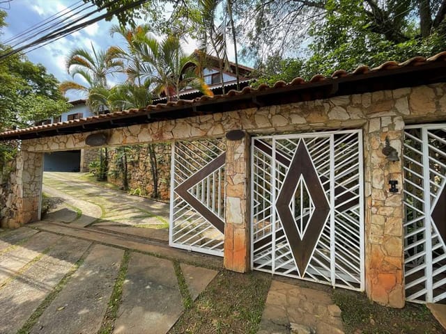 Casa 6 quartos e 5 banheiros, à venda, no bairro Granja Viana II em Cotia