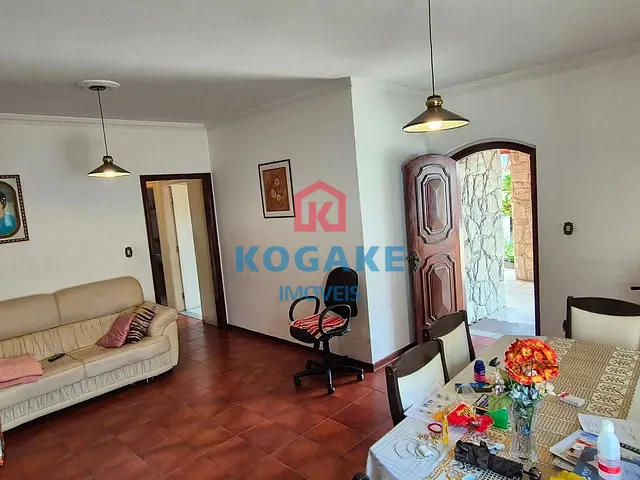 Casa com 500m² 3 quartos e 3 banheiros, à venda, no bairro Jardim das Indústrias em São José dos Campos