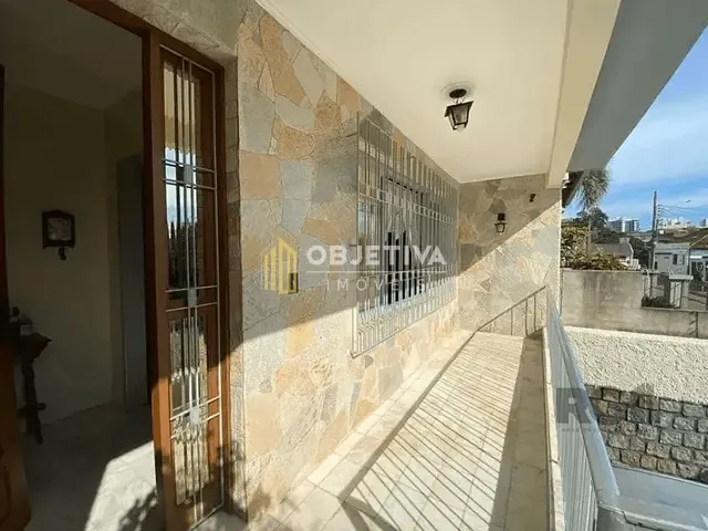 Casa 3 quartos e 3 banheiros, à venda, no bairro Vila Ipiranga em Porto Alegre