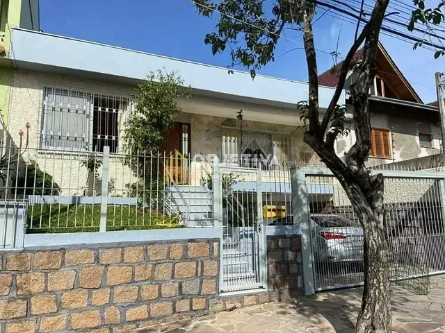 Casa 3 quartos e 3 banheiros, à venda, no bairro Vila Ipiranga em Porto Alegre