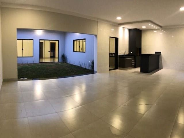 Foto do Casa - Casa com 3 dormitórios à venda, 220 m² por R$ 850.000 - Santa Marta - Uberaba/MG | ZUCATO IMOBILIARIA LTDA