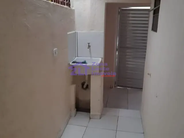 Casa com 35m² 1 quarto e 1 banheiro, à venda ou para alugar, no bairro Jardim Nice em São Paulo