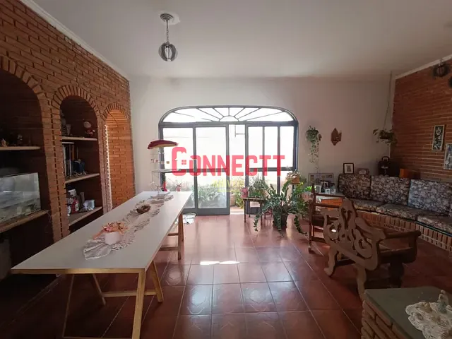 Casa com 420m² 4 quartos e 2 banheiros, à venda, no bairro Parque Industrial Lagoinha em Ribeirão Preto