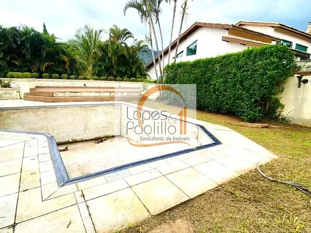 Casa com 612m² 4 quartos e 3 banheiros, à venda, no bairro Vila Petrópolis em Atibaia