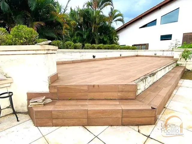 Casa com 612m² 4 quartos e 3 banheiros, à venda, no bairro Vila Petrópolis em Atibaia