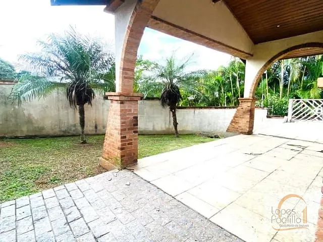 Casa com 612m² 4 quartos e 3 banheiros, à venda, no bairro Vila Petrópolis em Atibaia