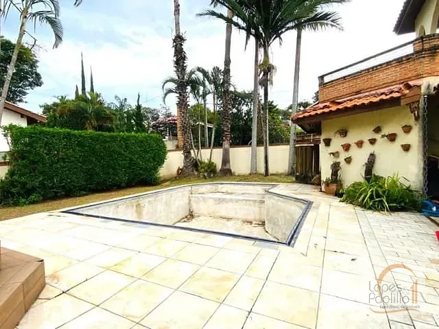 Casa com 612m² 4 quartos e 3 banheiros, à venda, no bairro Vila Petrópolis em Atibaia