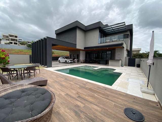 Casa com 600m² 3 quartos e 5 banheiros, à venda, no bairro Condomínio Residencial Colinas do Paratehy em São José dos Campos