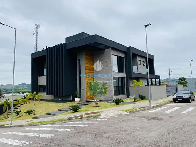 Casa com 600m² 3 quartos e 5 banheiros, à venda, no bairro Condomínio Residencial Colinas do Paratehy em São José dos Campos
