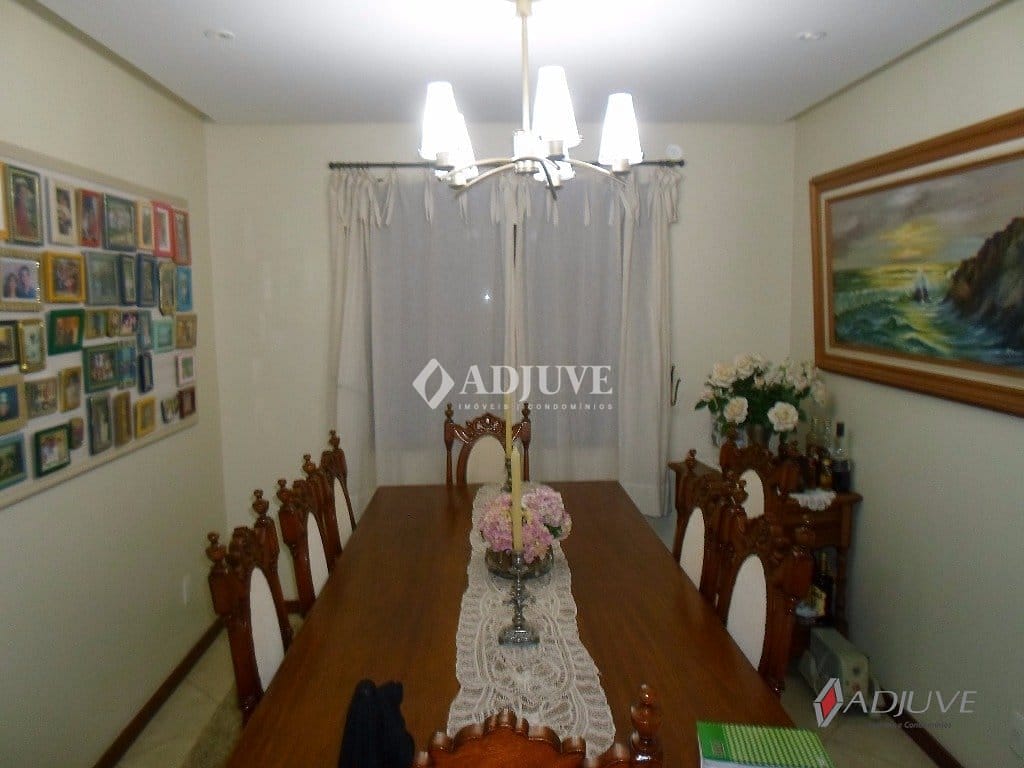 Casa à venda com 4 quartos, 300m² - Foto 10