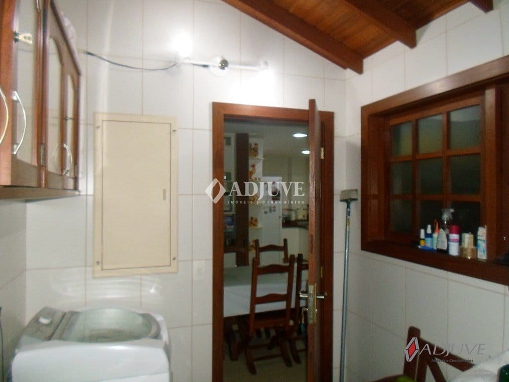 Casa à venda com 4 quartos, 300m² - Foto 23