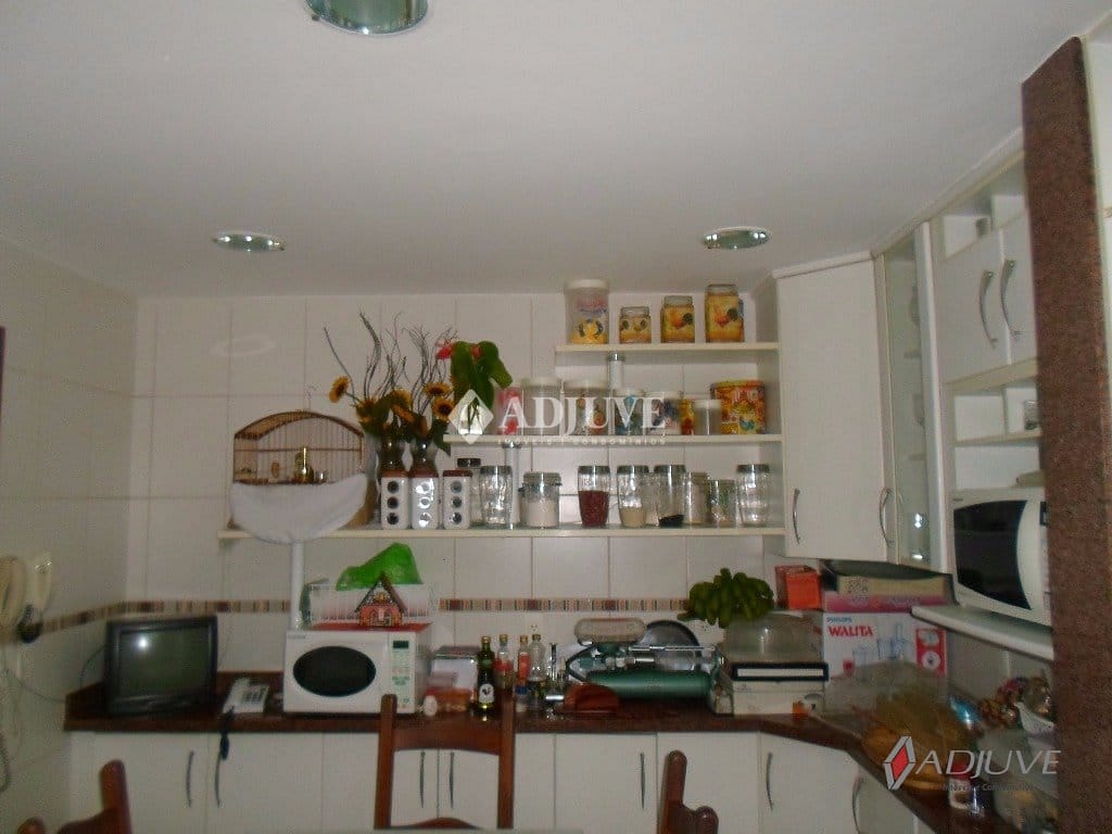 Casa à venda com 4 quartos, 300m² - Foto 22