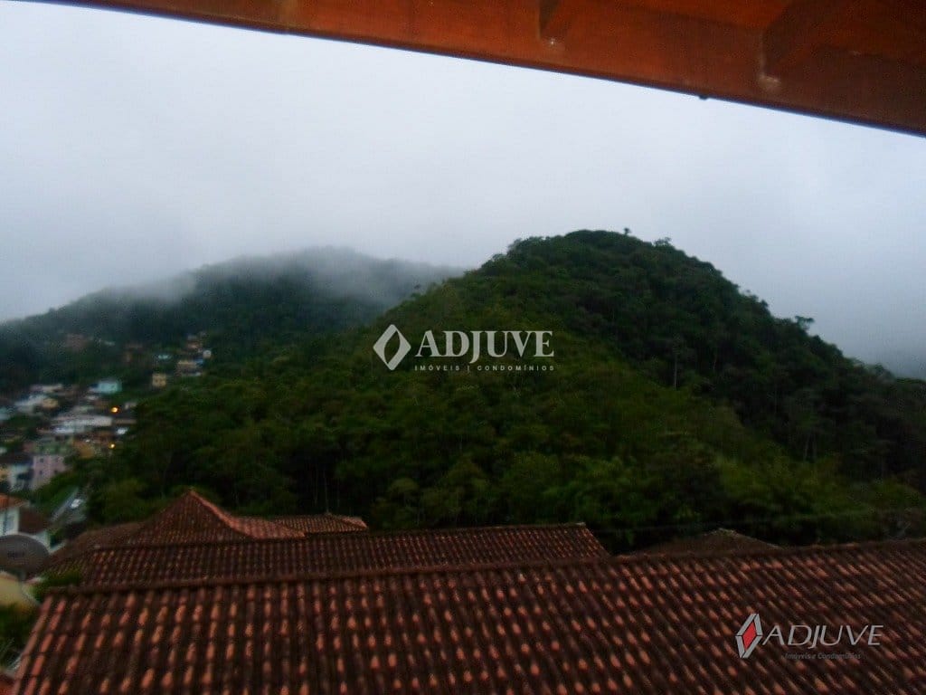 Casa à venda com 4 quartos, 300m² - Foto 18