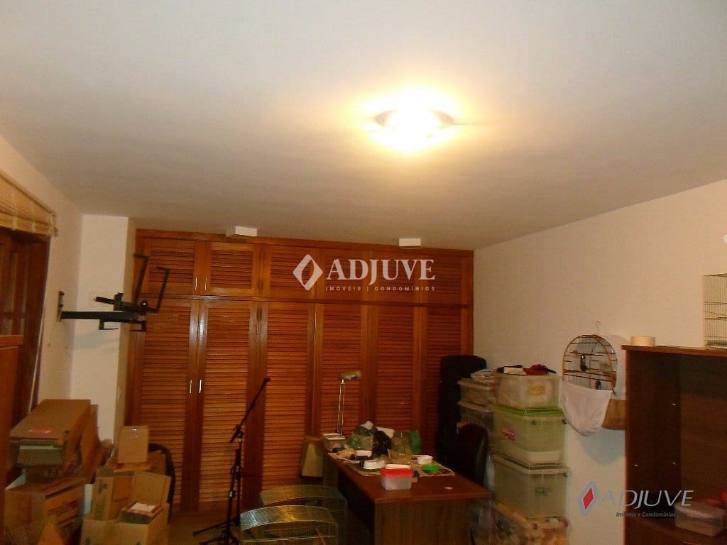 Casa à venda com 4 quartos, 300m² - Foto 40
