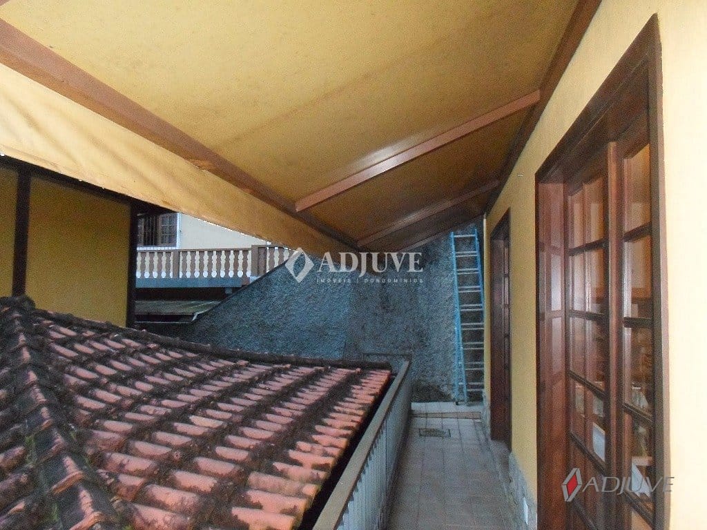 Casa à venda com 4 quartos, 300m² - Foto 34