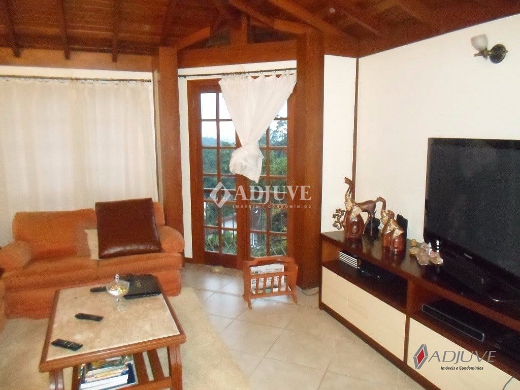 Casa à venda com 4 quartos, 300m² - Foto 11