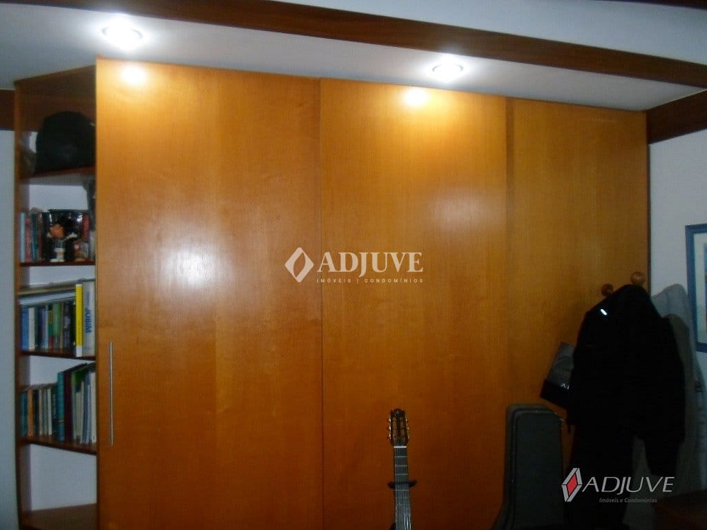 Casa à venda com 4 quartos, 300m² - Foto 19