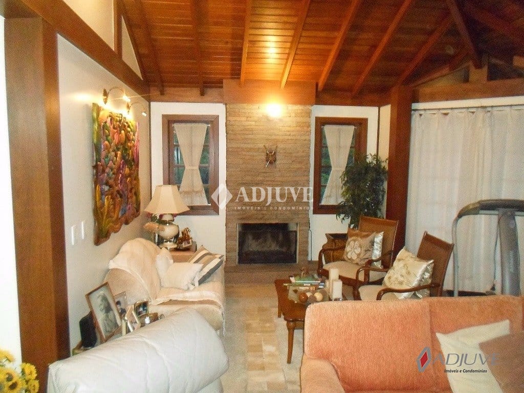 Casa à venda com 4 quartos, 300m² - Foto 14