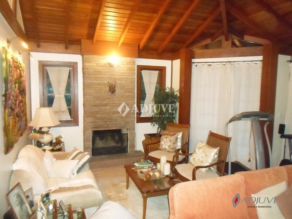 Casa à venda com 4 quartos, 300m² - Foto 53