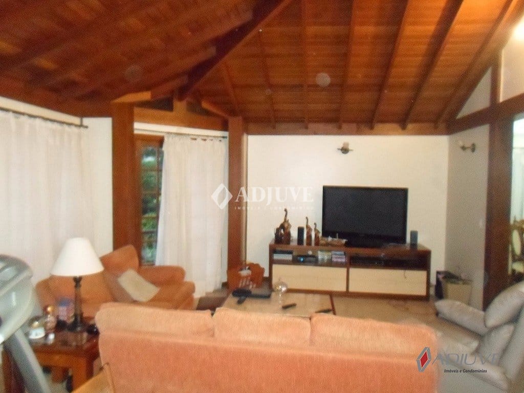 Casa à venda com 4 quartos, 300m² - Foto 12