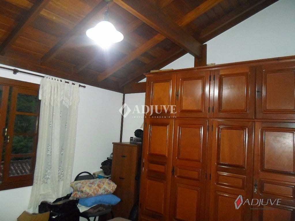 Casa à venda com 4 quartos, 300m² - Foto 15