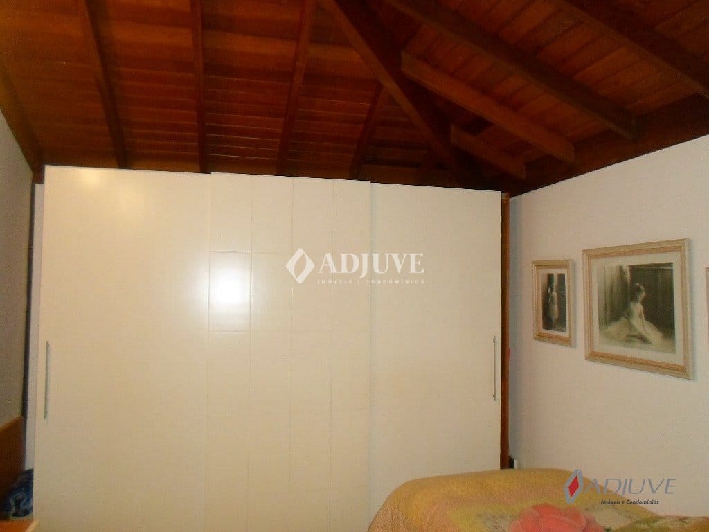 Casa à venda com 4 quartos, 300m² - Foto 48