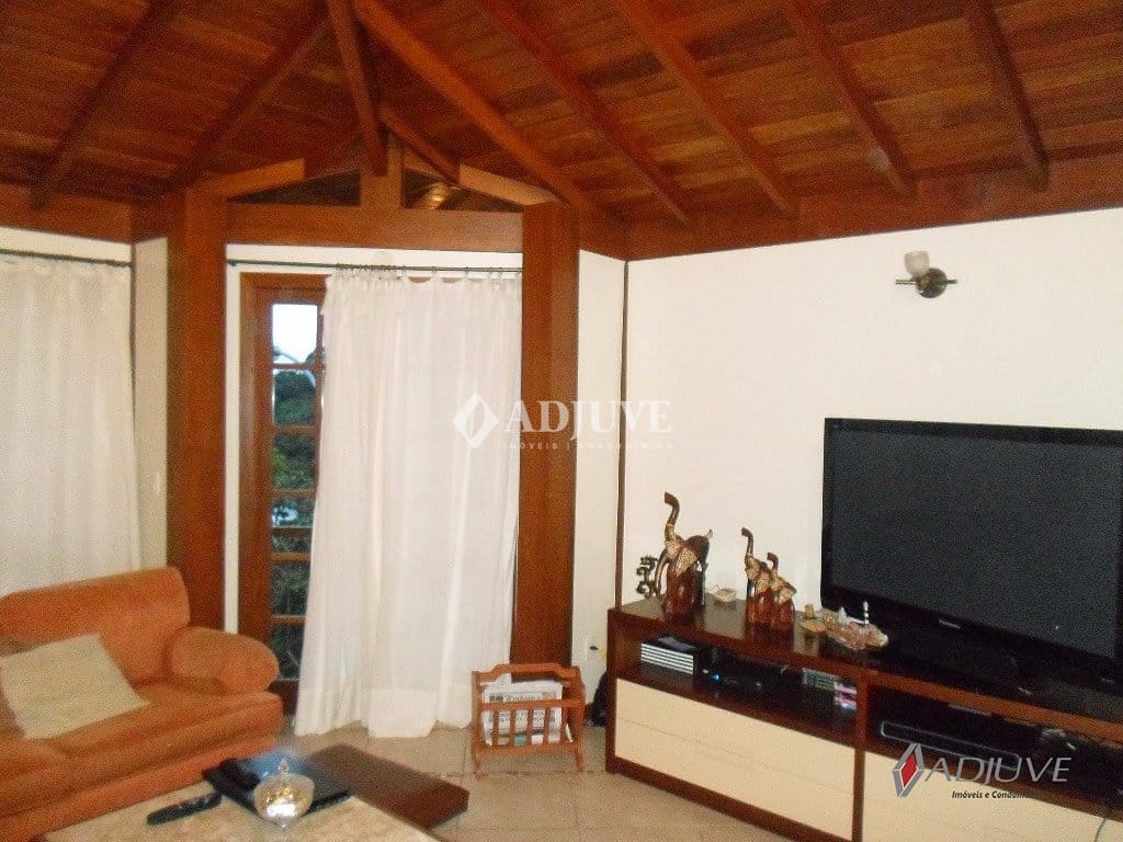 Casa à venda com 4 quartos, 300m² - Foto 54