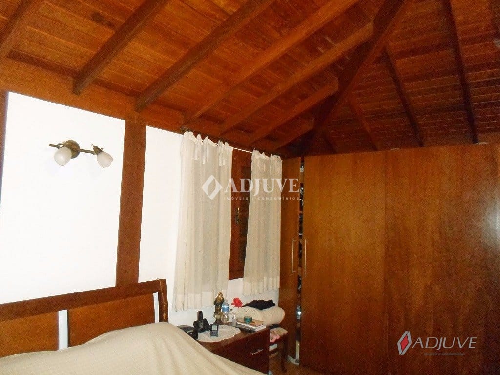 Casa à venda com 4 quartos, 300m² - Foto 44