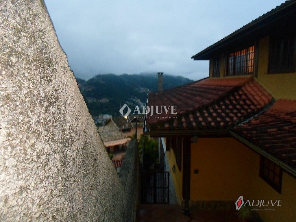 Casa à venda com 4 quartos, 300m² - Foto 41