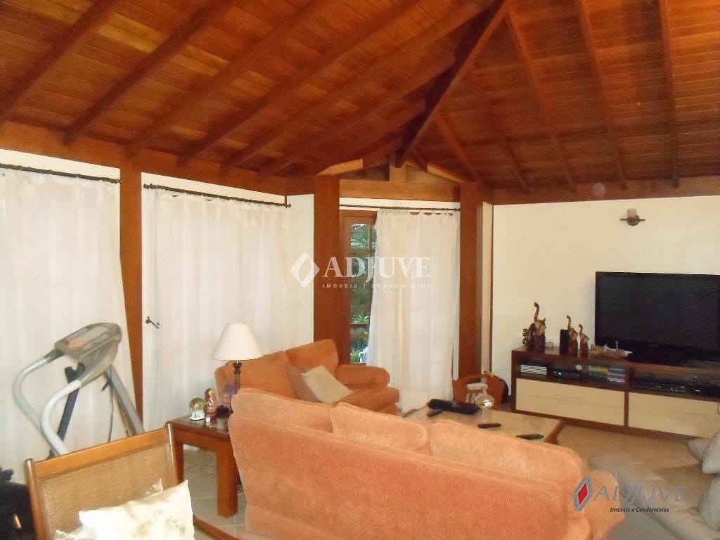 Casa à venda com 4 quartos, 300m² - Foto 5