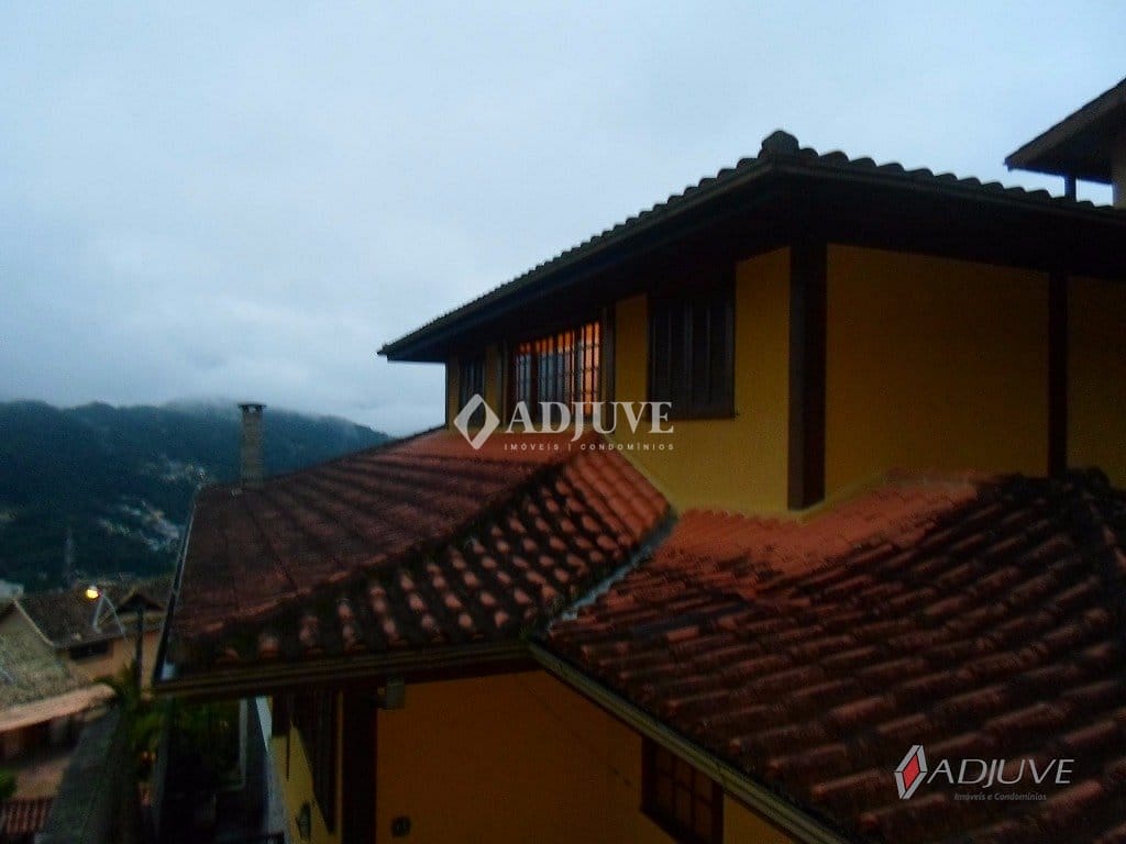Casa à venda com 4 quartos, 300m² - Foto 42