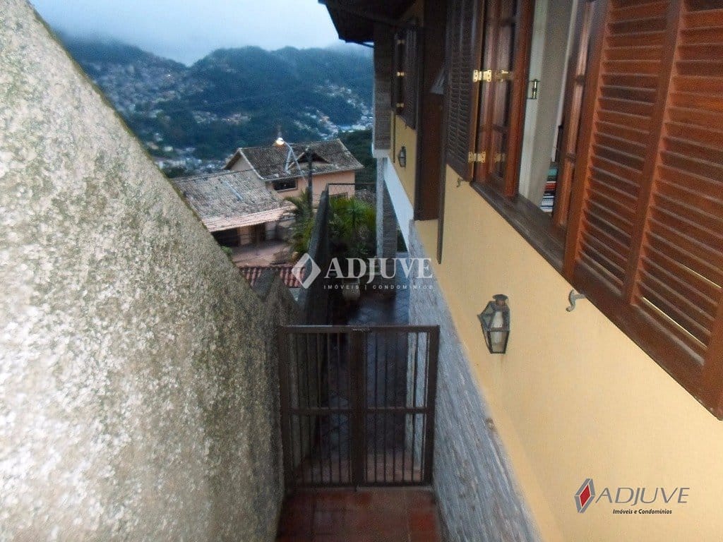 Casa à venda com 4 quartos, 300m² - Foto 43