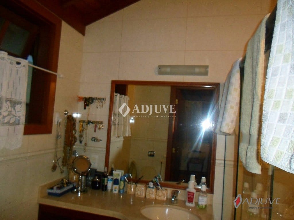 Casa à venda com 4 quartos, 300m² - Foto 45