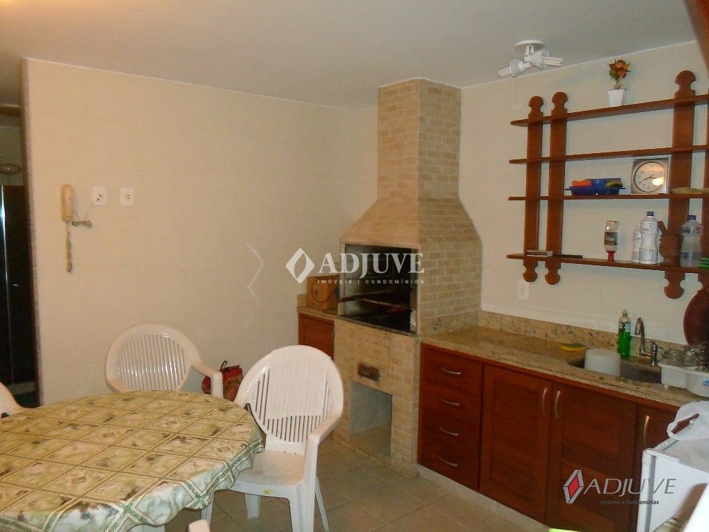 Casa à venda com 4 quartos, 300m² - Foto 35