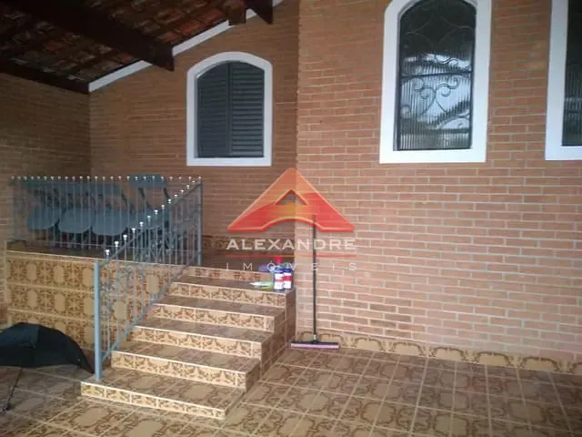Casa com 250m² 2 quartos e 1 banheiro, à venda, no bairro Jardim Ismênia em São José dos Campos