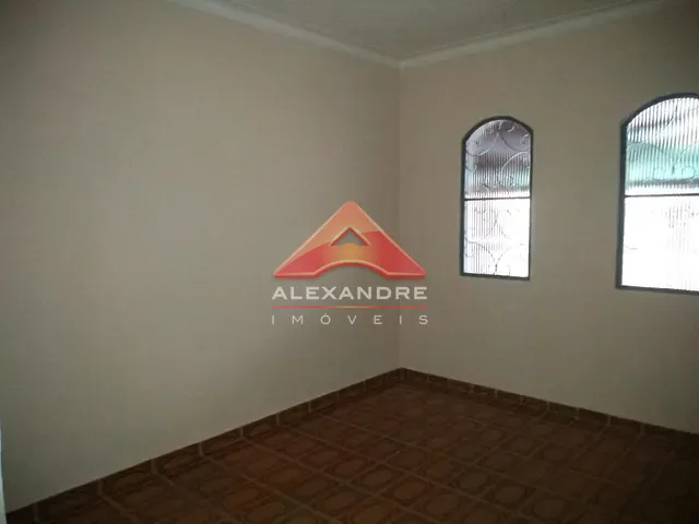 Casa com 250m² 2 quartos e 1 banheiro, à venda, no bairro Jardim Ismênia em São José dos Campos