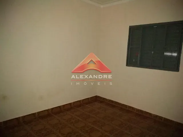 Casa com 250m² 2 quartos e 1 banheiro, à venda, no bairro Jardim Ismênia em São José dos Campos