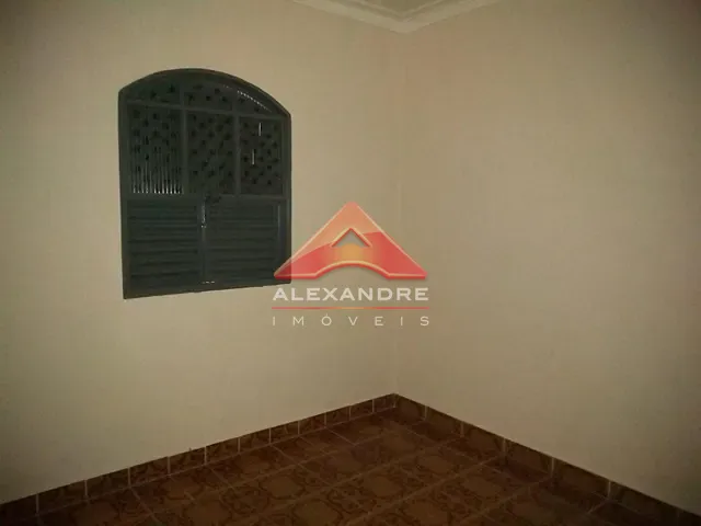 Casa com 250m² 2 quartos e 1 banheiro, à venda, no bairro Jardim Ismênia em São José dos Campos