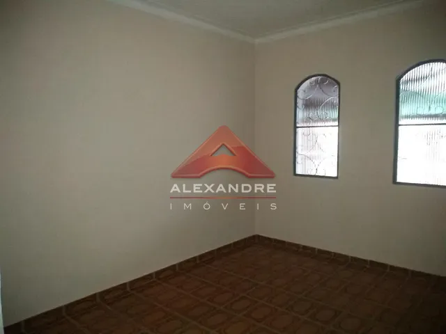 Casa com 250m² 2 quartos e 1 banheiro, à venda, no bairro Jardim Ismênia em São José dos Campos
