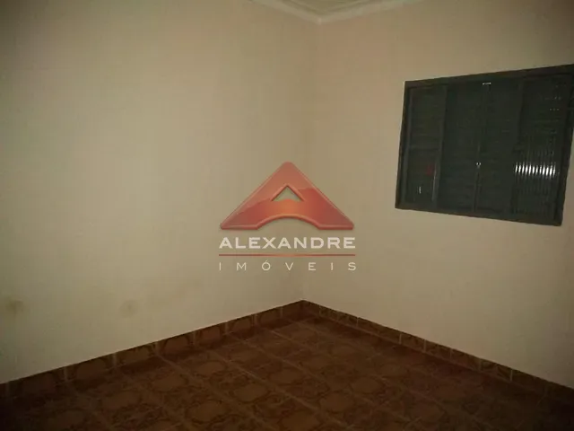 Casa com 250m² 2 quartos e 1 banheiro, à venda, no bairro Jardim Ismênia em São José dos Campos