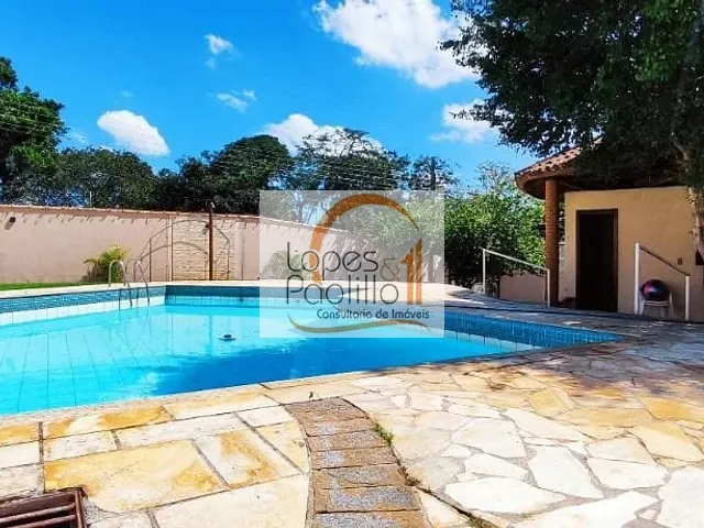 Casa com 600m² 2 quartos e 2 banheiros, à venda, no bairro Caetetuba em Atibaia