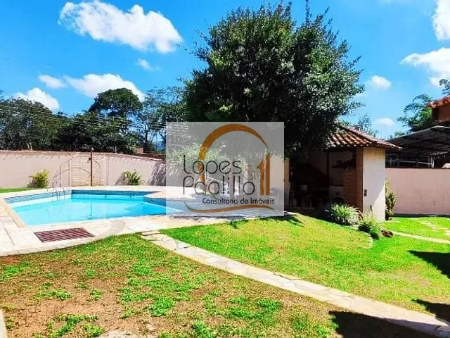 Casa com 600m² 2 quartos e 2 banheiros, à venda, no bairro Caetetuba em Atibaia