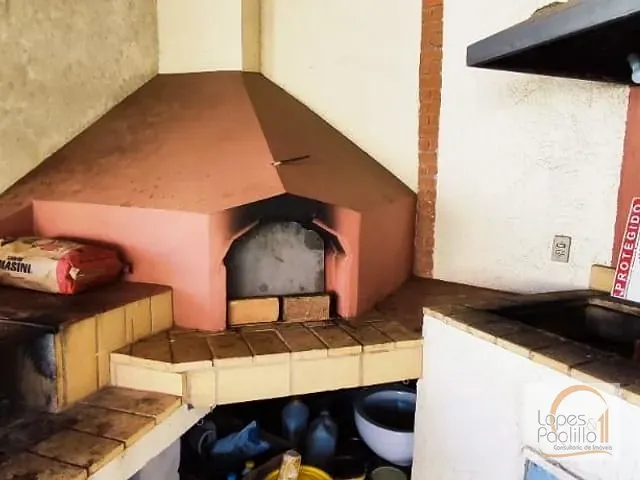 Casa com 600m² 2 quartos e 2 banheiros, à venda, no bairro Caetetuba em Atibaia