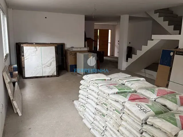 Casa 4 quartos e 5 banheiros, à venda, no bairro Urbanova em São José dos Campos