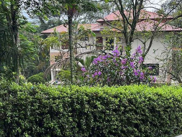 Casa 4 quartos e 2 banheiros, à venda, no bairro Bosque dos Eucaliptos em São José dos Campos