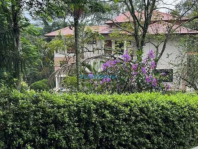 Casa 4 quartos e 2 banheiros, à venda, no bairro Bosque dos Eucaliptos em São José dos Campos