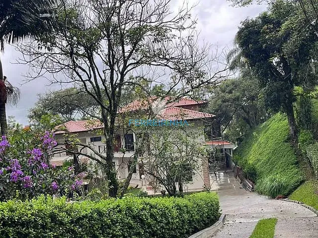 Casa 4 quartos e 2 banheiros, à venda, no bairro Bosque dos Eucaliptos em São José dos Campos