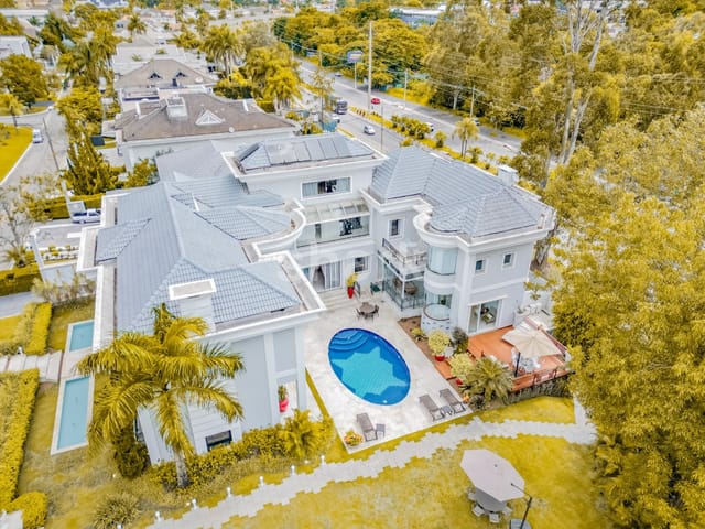 Casa com 800m² 6 quartos e 8 banheiros, à venda, no bairro Tamboré em Santana de Parnaíba