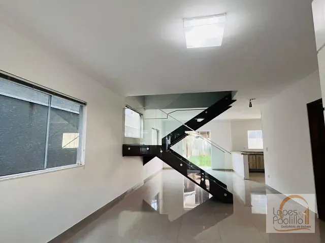 Casa com 360m² 3 quartos e 3 banheiros, para alugar, no bairro Nova Gardênia em Atibaia